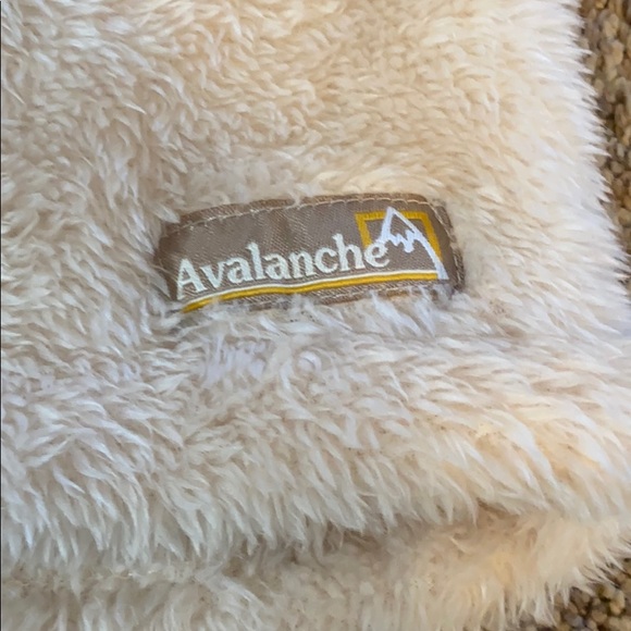 Blush fuzzy sweater, size small. Avalanche brand - Picture 2 of 2